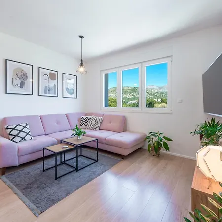 Batoni Apartment