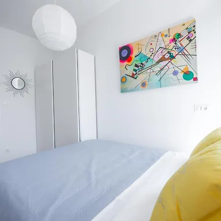 Batoni Apartment *