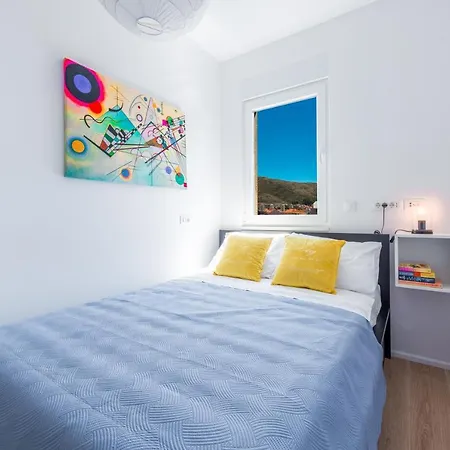 Batoni Apartment *